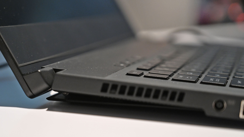 It’s partially hidden away, but Asus’ active cooling case features a small kickstand wedge that props up the laptop to deliver better airflow whenever you open its display.